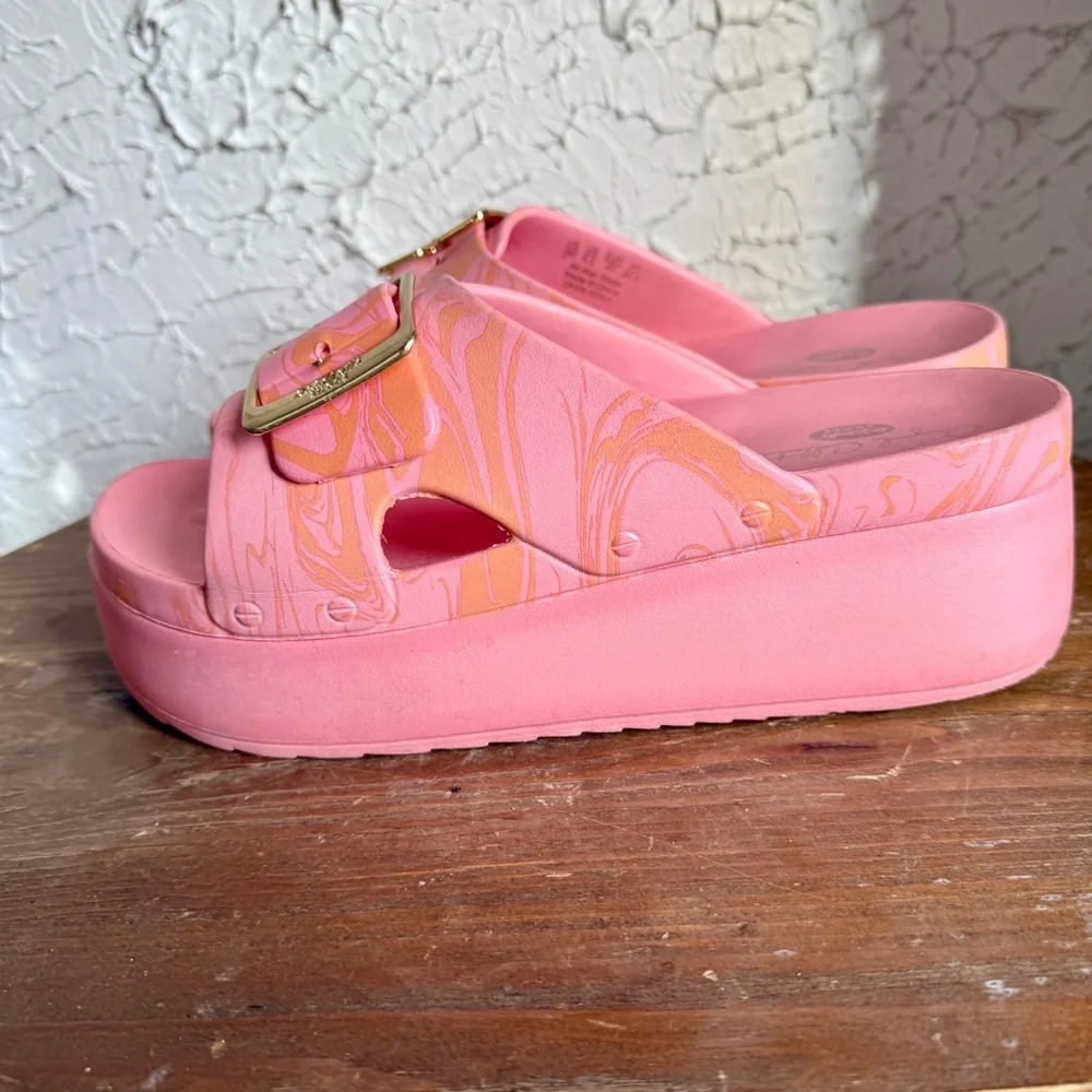Dr. Scholl's Pink Platform Slide Sandals with Gold Buckle - Picture 5 of 6